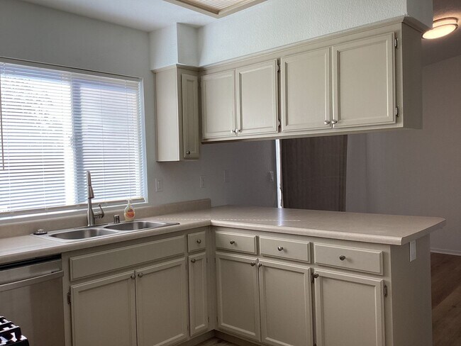Building Photo - 1450 La Jolla Way