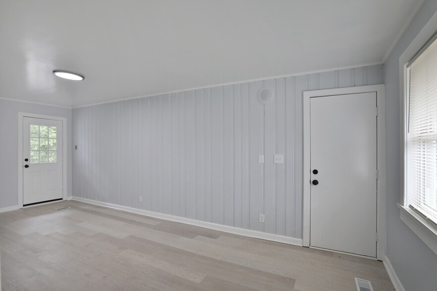Building Photo - 4474 Starrett Rd