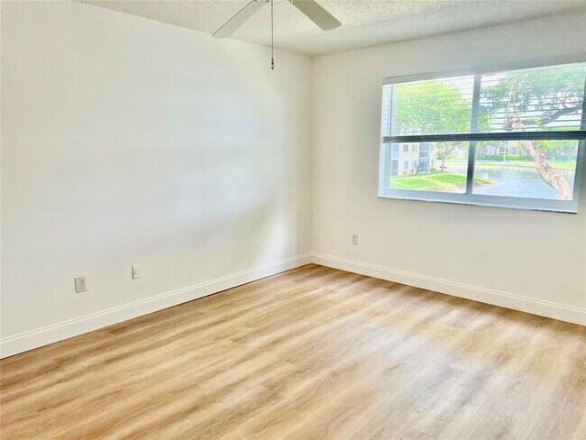 Building Photo - 9587 Weldon Cir