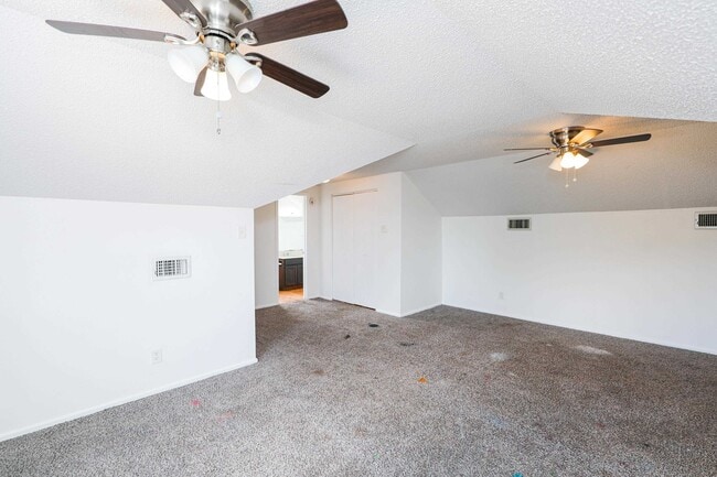Building Photo - 102 St Pierre Ln