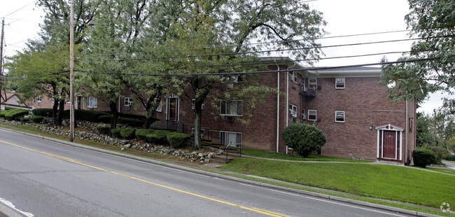 Building Photo - 114-118 S Main St