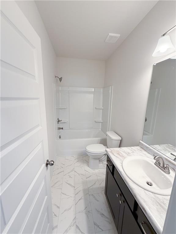 Building Photo - 145 Oak St