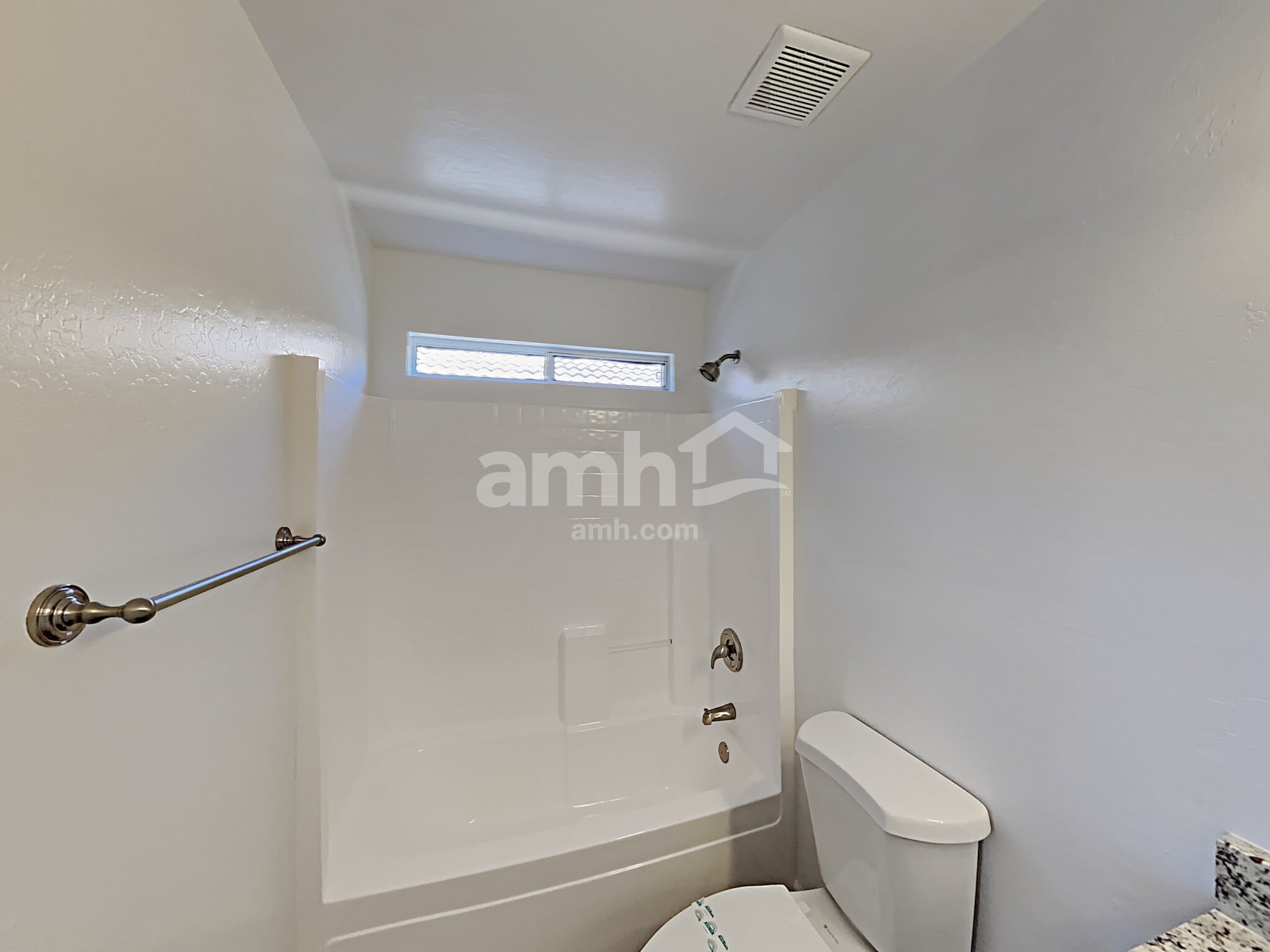 Building Photo - 12433 W Willow Ave