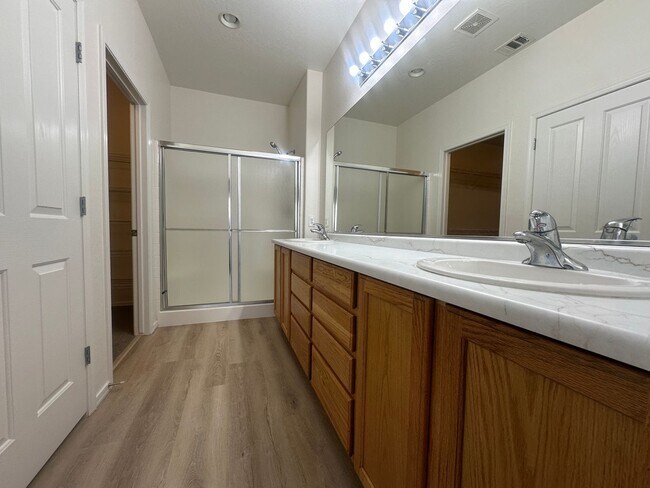 Building Photo - Sun City Aliante - 2 Bedroom and a Den - Great Floor Plan