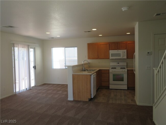 Building Photo - 954 Coronado Peak Ave