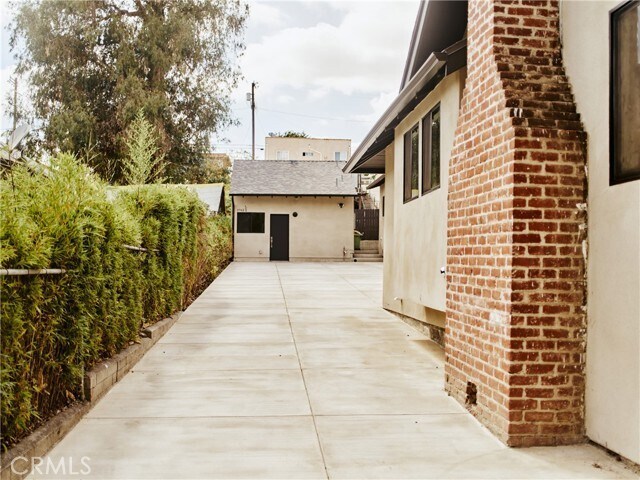 Building Photo - 3743 Locke Ave