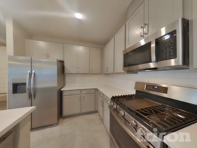 Building Photo - 6726 Palmer Crst St