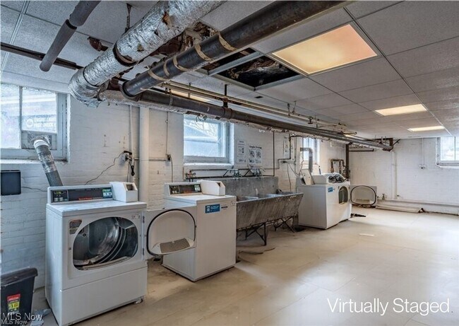 Building Photo - 12037 Lake Ave