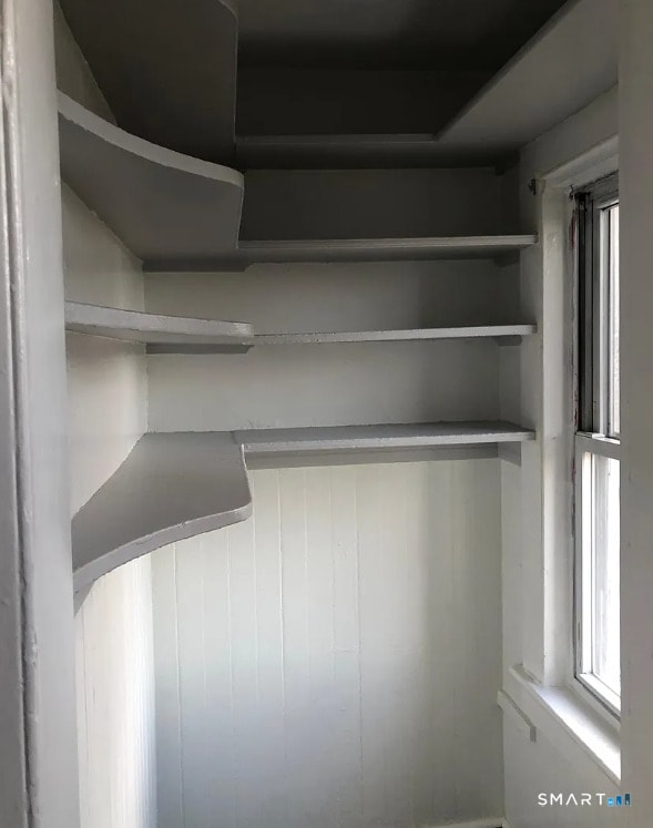 Building Photo - 570 Broad St