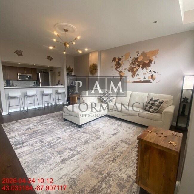 Building Photo - 234 N Broadway