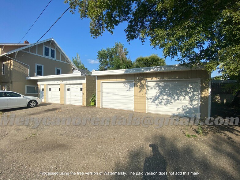 Building Photo - 104 9th Ave SE