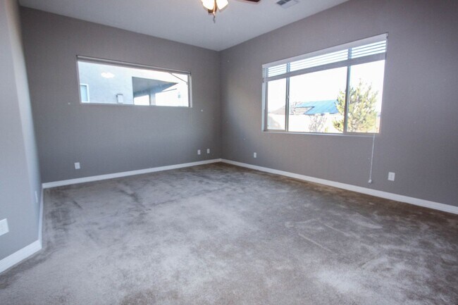 Building Photo - Three Bedroom Granville Home