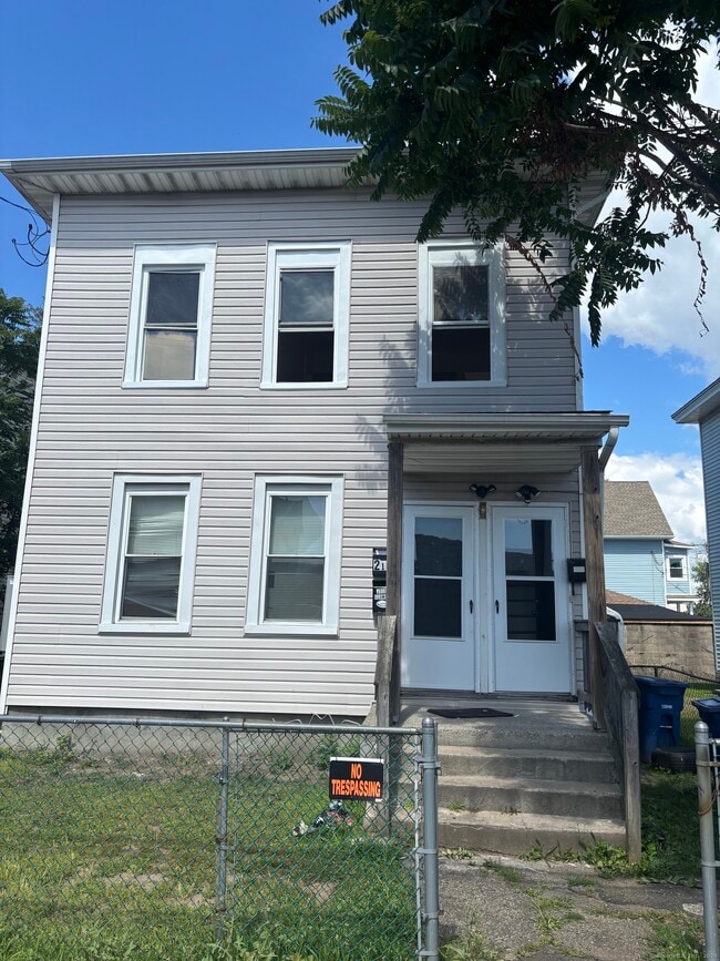 Building Photo - 219 Newfield Ave