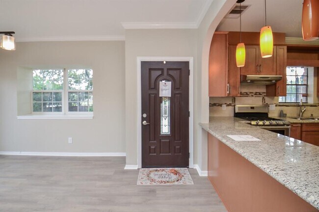 Building Photo - 5630 Fairdale Ln