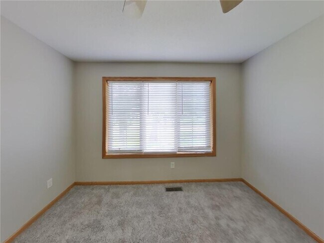Building Photo - 15811 Yellow Pine St NW