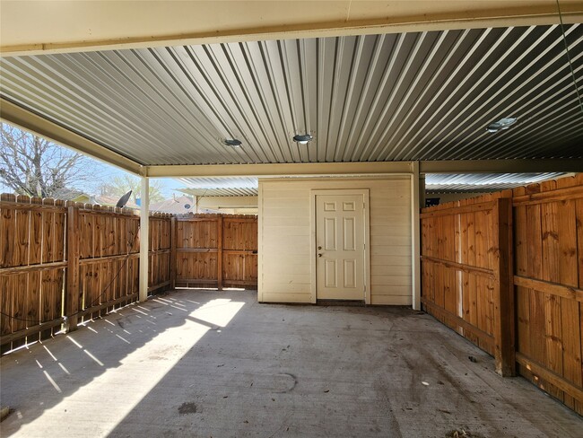 Building Photo - 1714 Doyle Ct