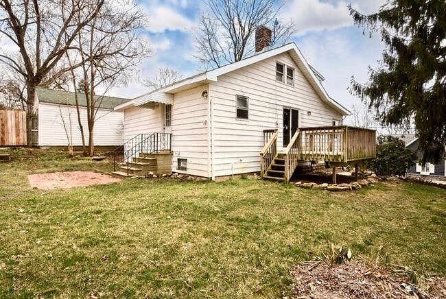 Building Photo - 3343 Waterside Dr