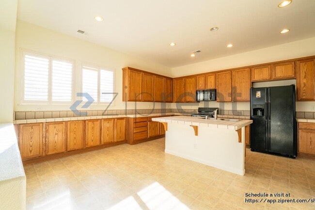 Building Photo - 100 Canterbury Ct