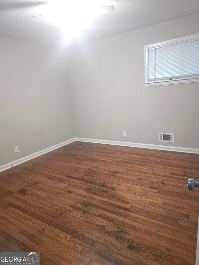 Building Photo - 2675 Headland Dr