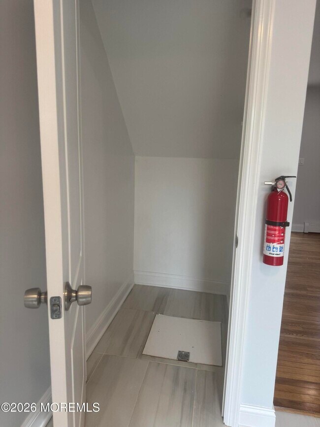 Building Photo - 96 East Ave