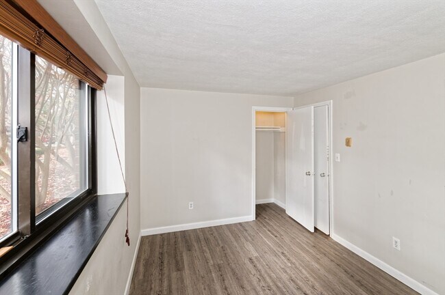 Building Photo - 1325 Worcester Rd