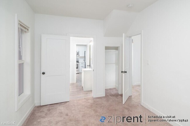 Building Photo - 2 br, 1 bath House - 828 Southeast Cedar S...