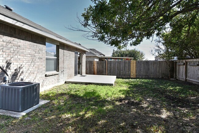Building Photo - GREAT LOCATION: 1604 & SHAENFIELD  |  3 BE...