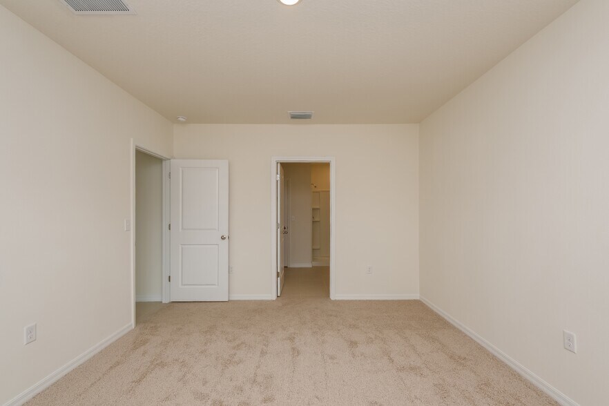 Building Photo - 1707 Johnson Pointe Dr