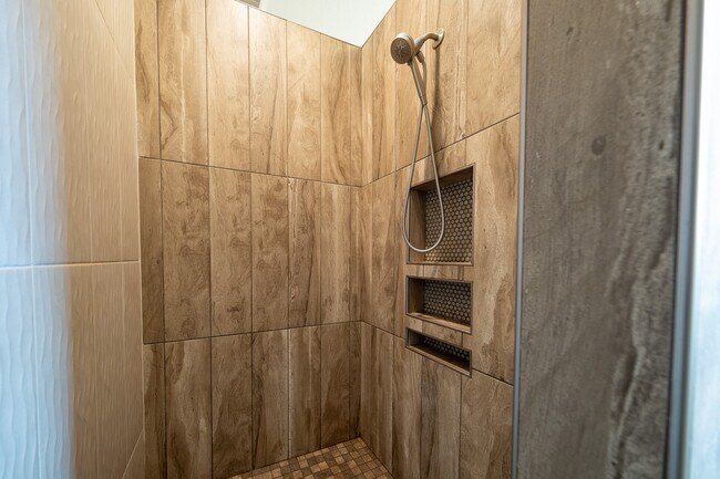 Building Photo - 9352 Wilderness Cove