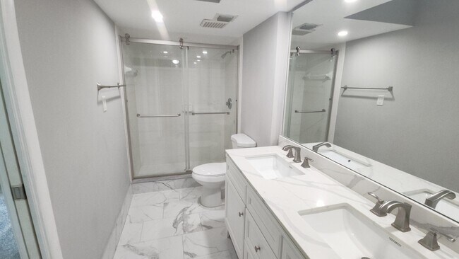 Building Photo - 820 Lavers Cir