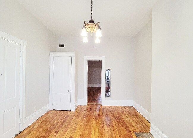 Building Photo - 2215 Ohio Ave