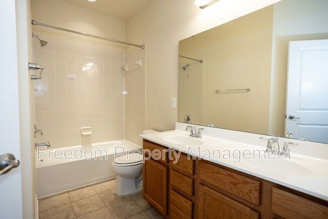 Building Photo - 7408 Brunson Cir