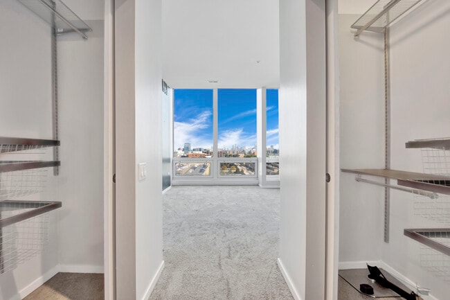 Building Photo - 500 W Superior-710