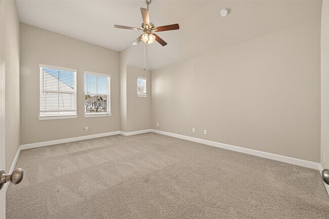 Building Photo - 3223 Cedar Dawn Ln