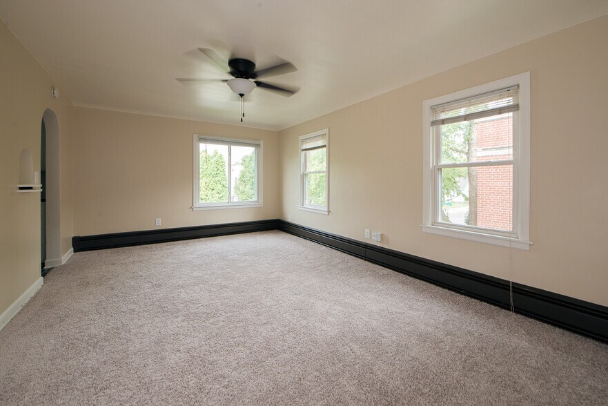 Living Room - 209 Kedzie St