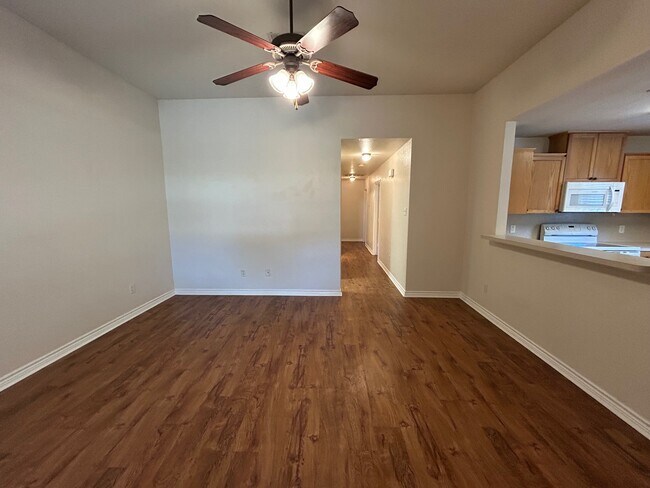 Building Photo - 3740 Oldenburg Ln