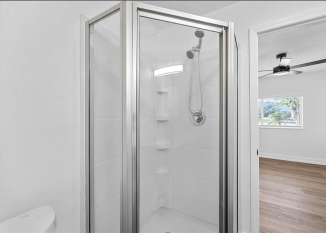 Building Photo - 4869 Venetian Blvd NE