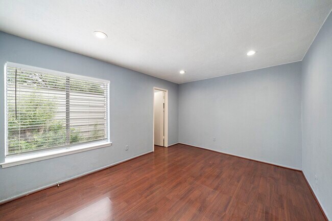 Building Photo - 12980 Greenway Chase Ct