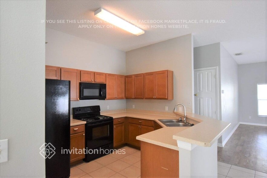 Building Photo - 2030 Stratford Pointe Dr