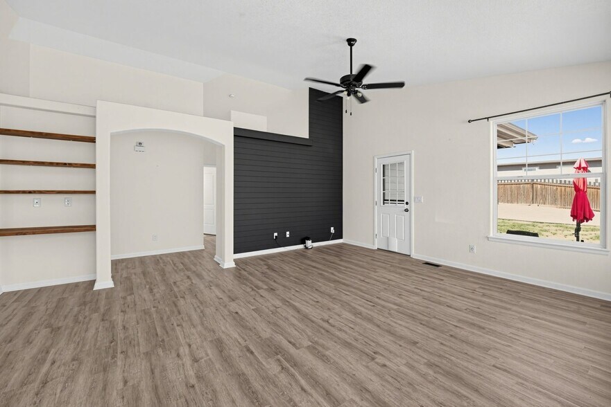 Building Photo - 1657 Dyer Loop