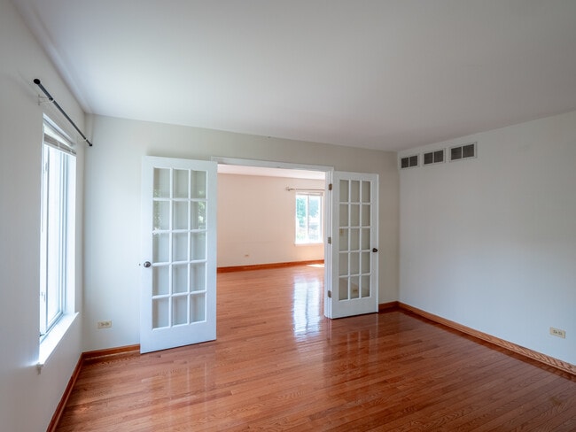 Building Photo - 1040 Sanctuary Ln