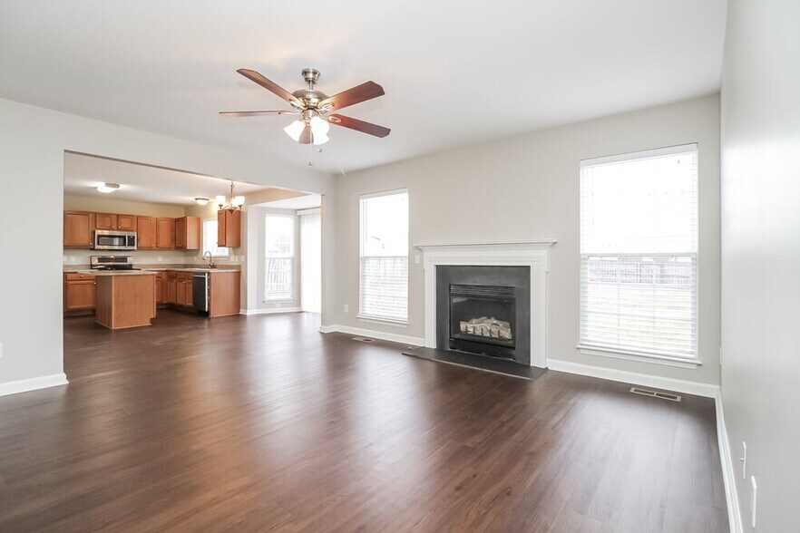 Building Photo - 214 Briarcotes Cir
