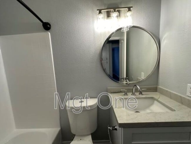 Building Photo - 2156 Russell Dr