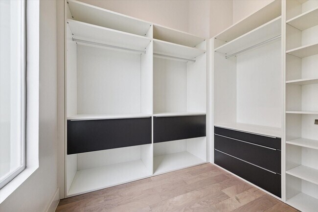 Building Photo - 1222 Marconi St