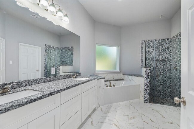 Building Photo - 17403 Harmony Hill Dr