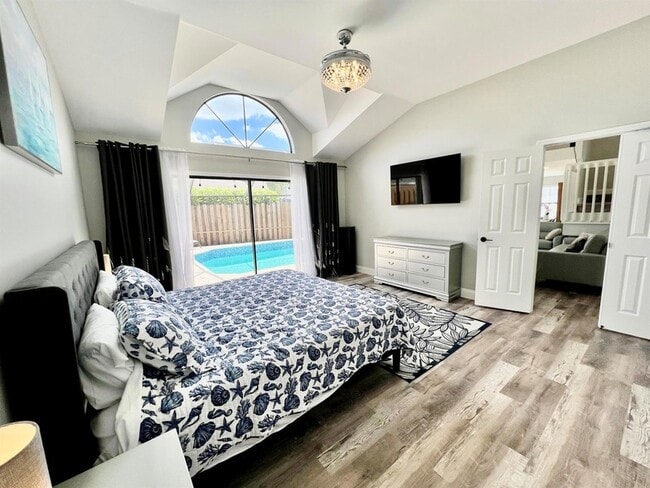 Building Photo - 12989 Meadowbreeze Dr