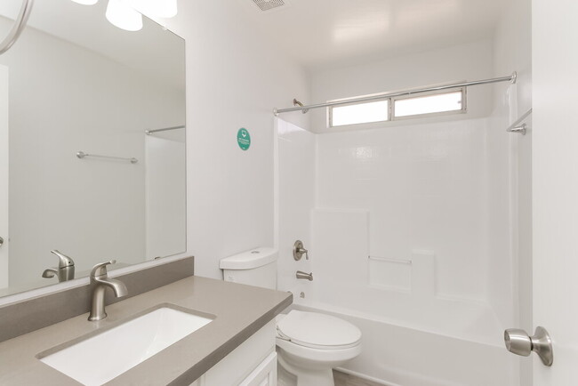 Building Photo - 2476 W Gypsum Ave