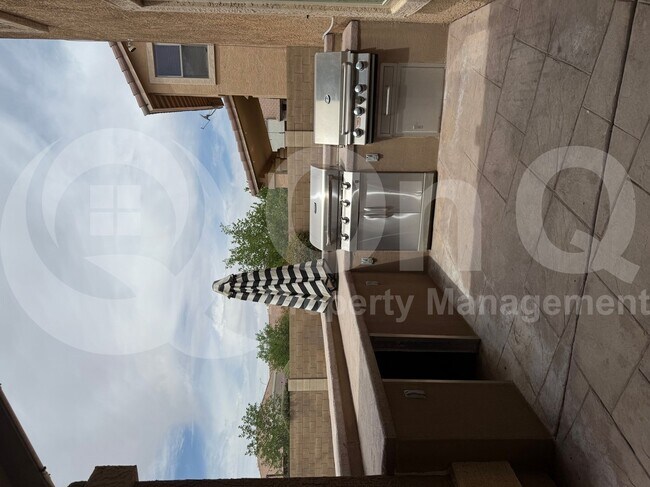 Building Photo - 2977 E Teakwood Pl