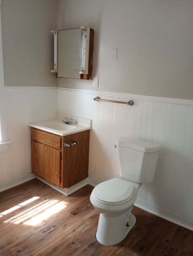 Building Photo - 125-127 South Fulton Street