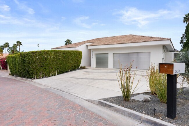 Building Photo - 48674 Vista Viejo Dr